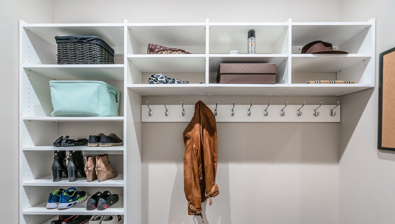 closet shelving ideas with bench